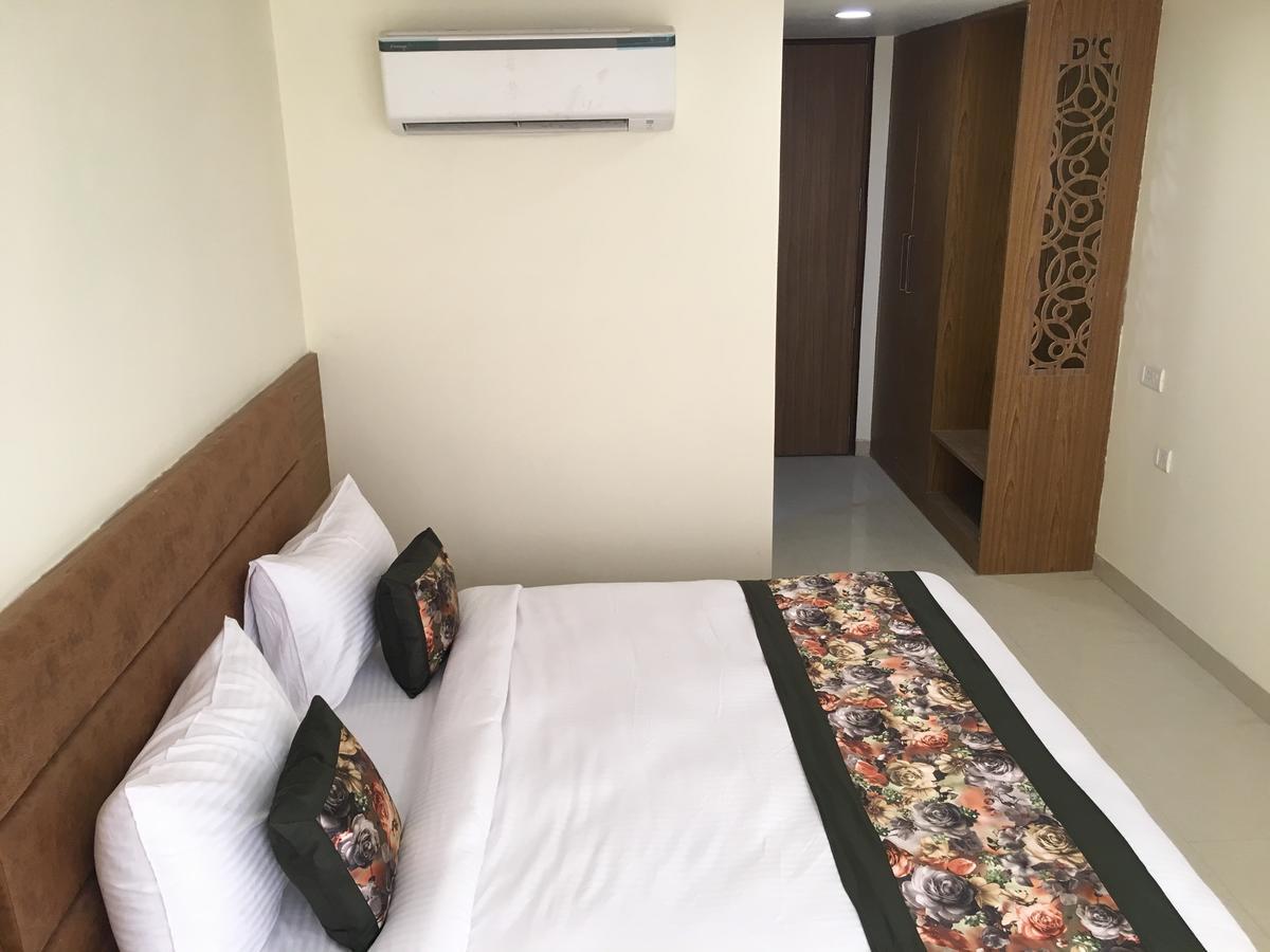 Hotel Airport D'Capitol Ню Делхи Екстериор снимка