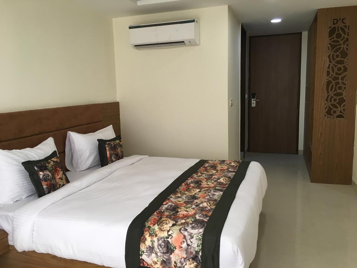 Hotel Airport D'Capitol Ню Делхи Екстериор снимка