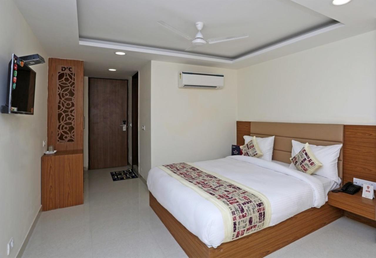 Hotel Airport D'Capitol Ню Делхи Екстериор снимка