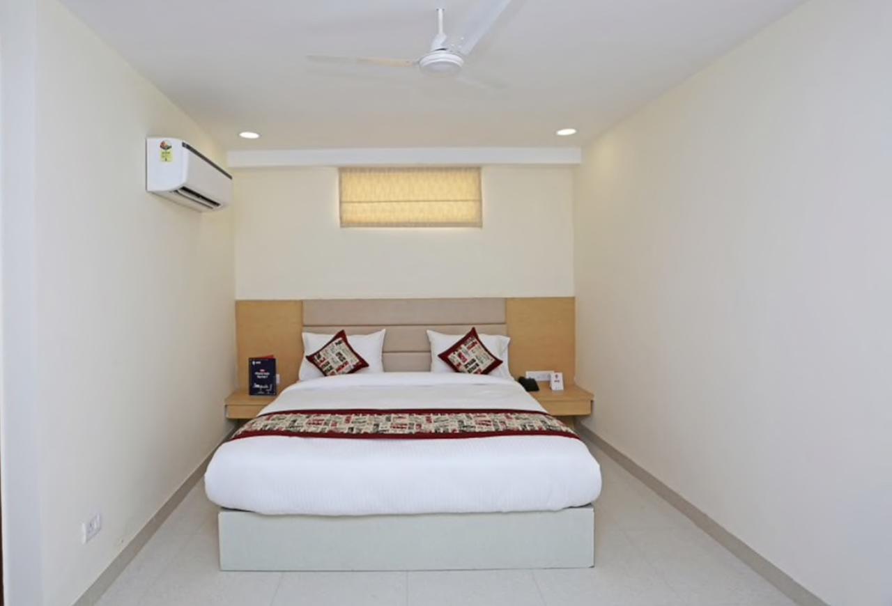 Hotel Airport D'Capitol Ню Делхи Екстериор снимка