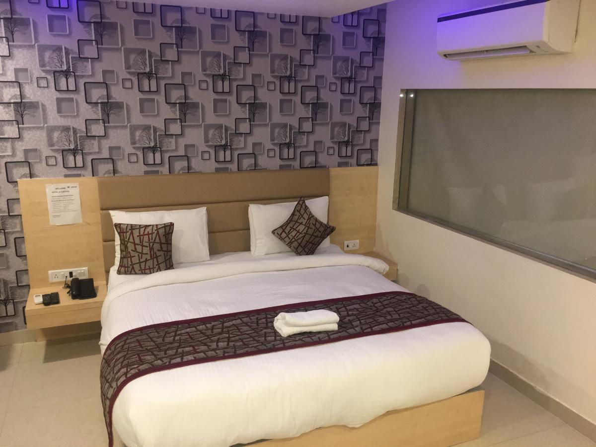 Hotel Airport D'Capitol Ню Делхи Екстериор снимка