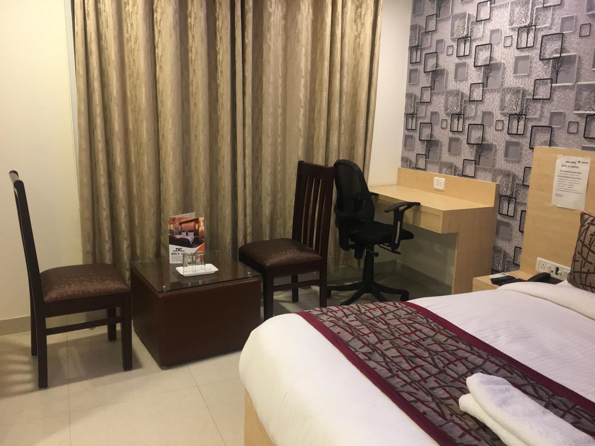 Hotel Airport D'Capitol Ню Делхи Екстериор снимка